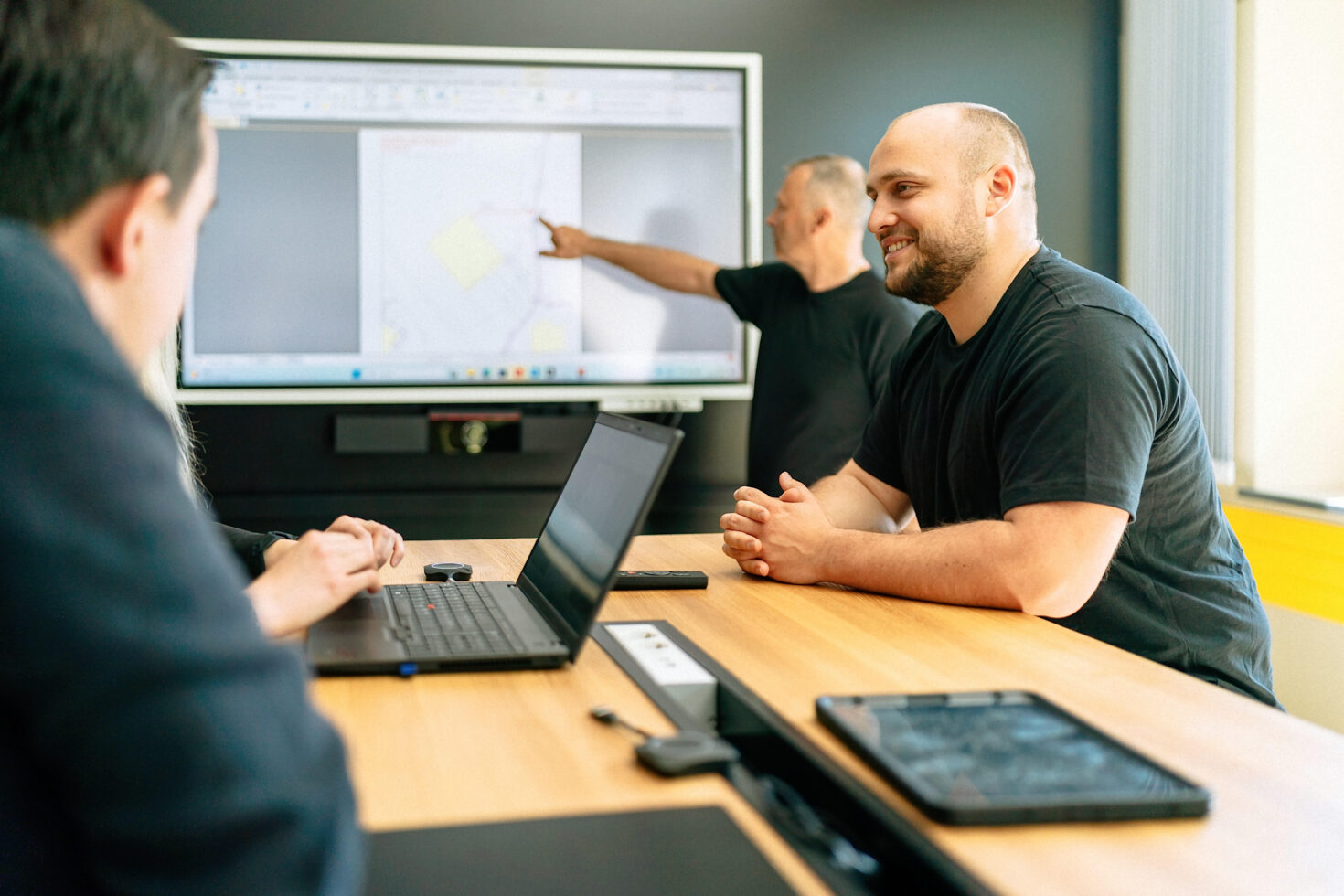 Mitarbeiter an Whiteboard